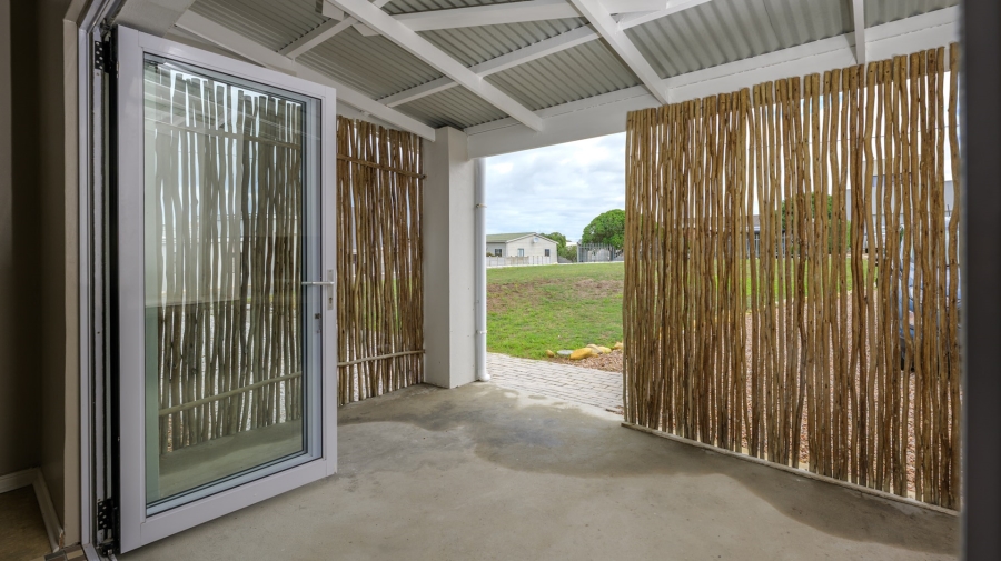 To Let 3 Bedroom Property for Rent in Struisbaai Western Cape